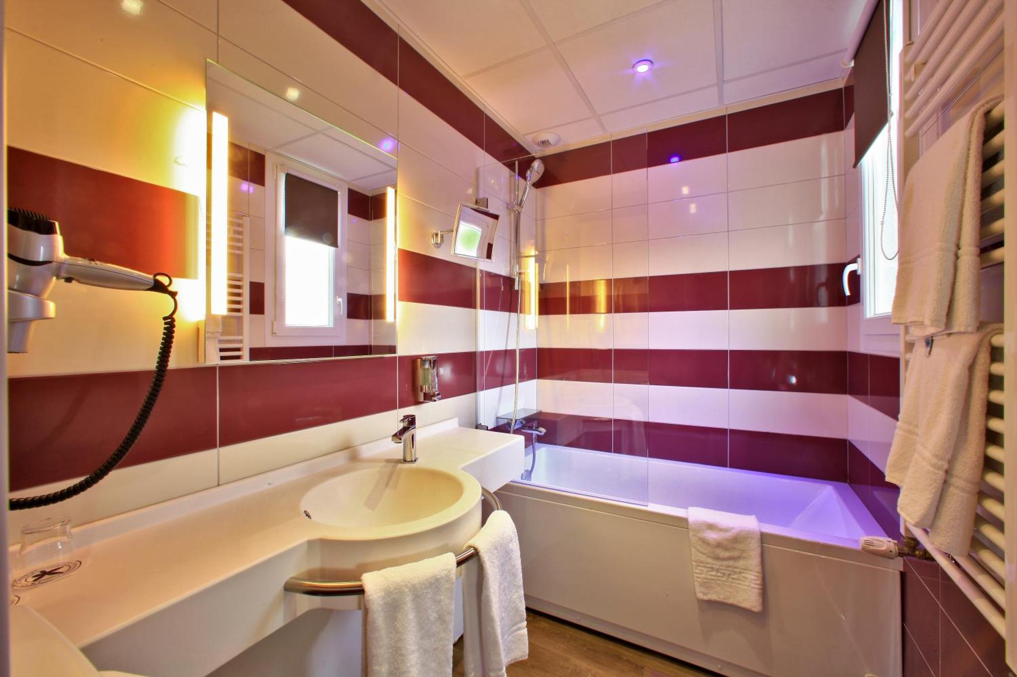 Hotel The Originals - Le Saint-martial, Centre Limoges